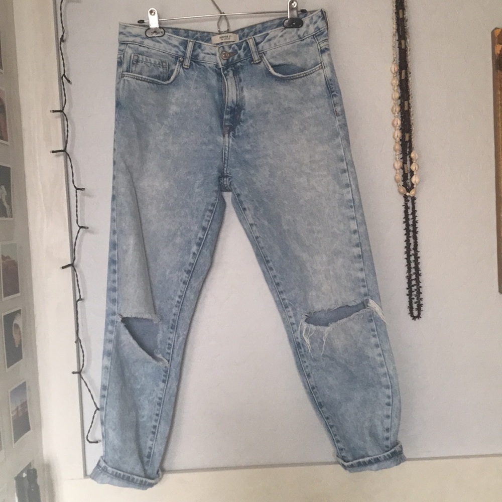 Distressed mom jean!